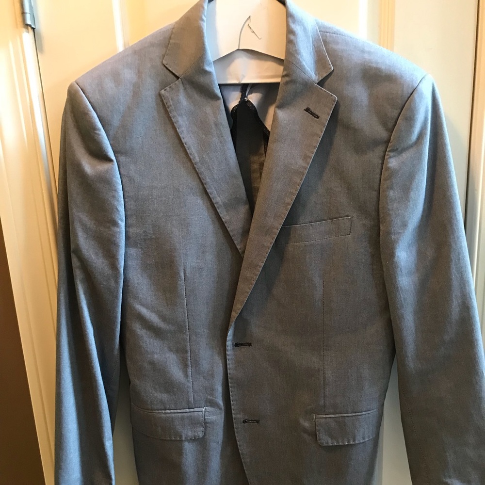 Bianco Brioni Men’s Blazer sz 42R. Slim fit.
